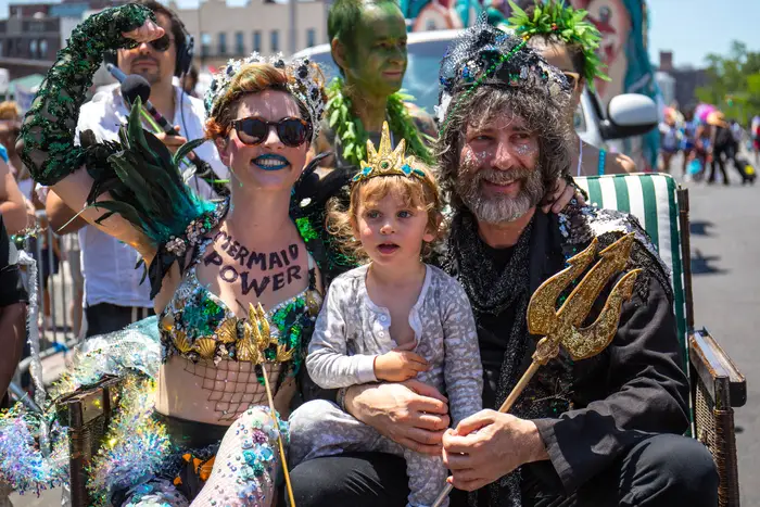King Neptune and Queen Mermaid this year: Neil Gaiman, Amanda Palmer, and their son. <br/>